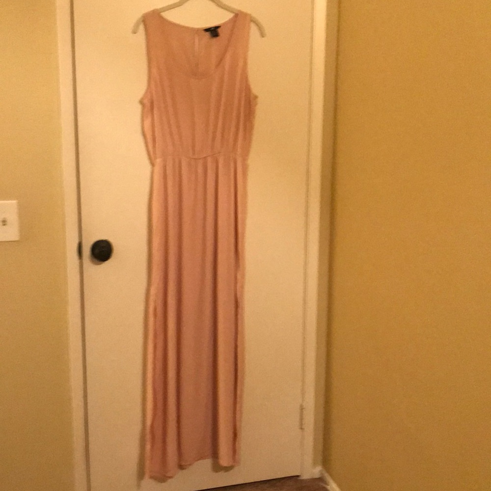 Sleeveless side slit maxi dress